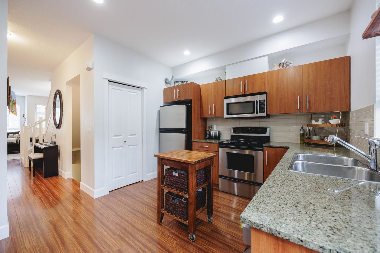 Listing Image 9