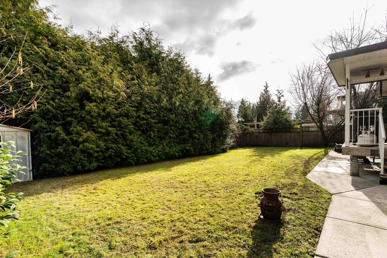 Listing Image 11
