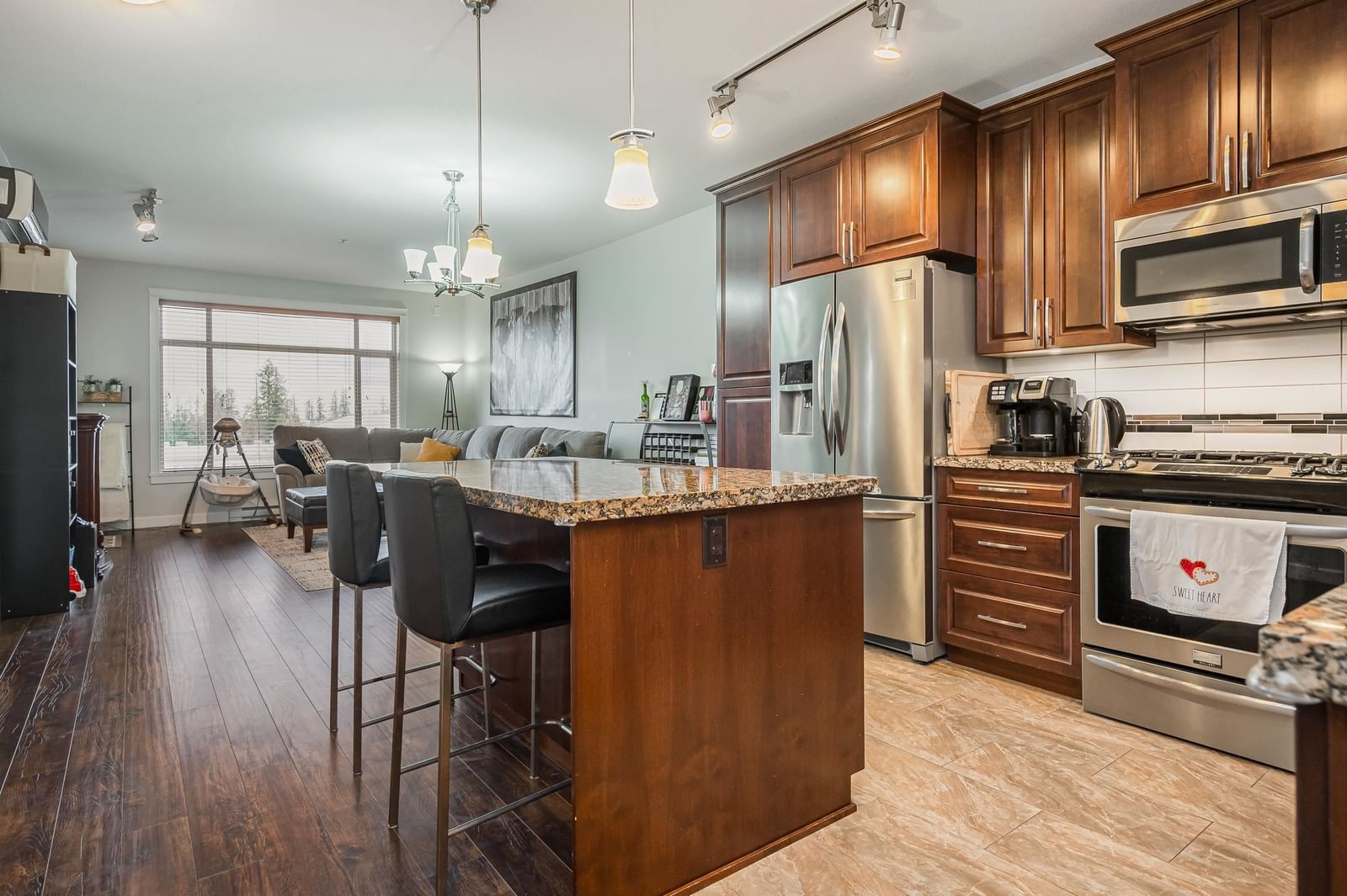 Listing Image 15