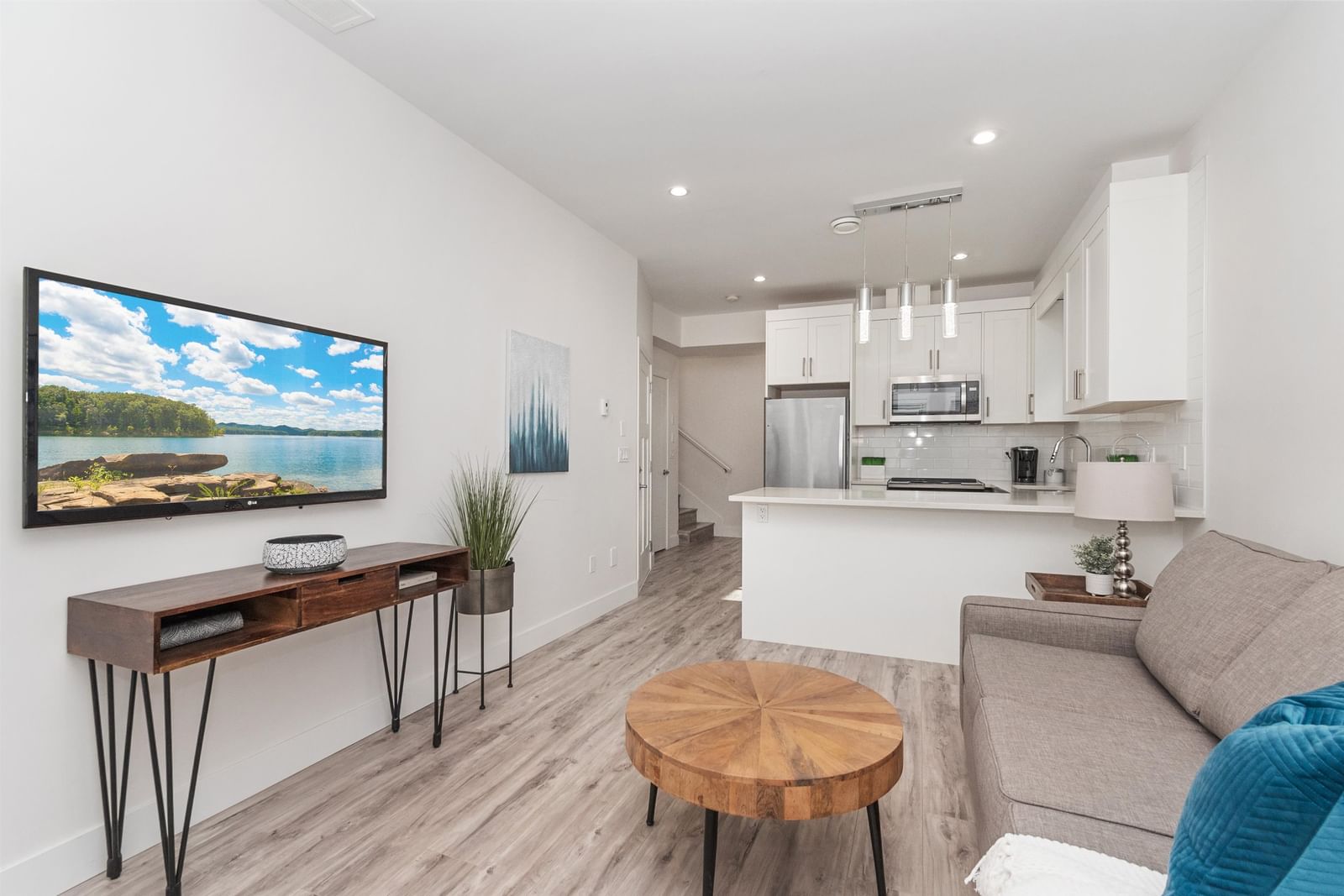 Listing Image 10