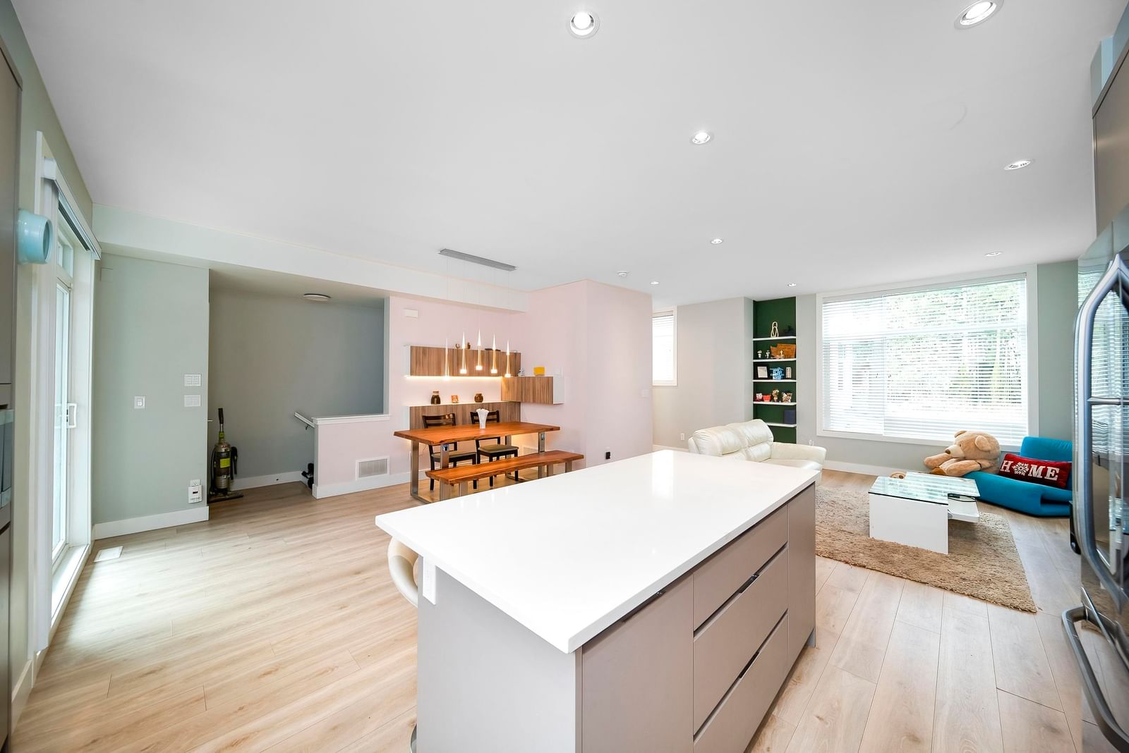 Listing Image 15