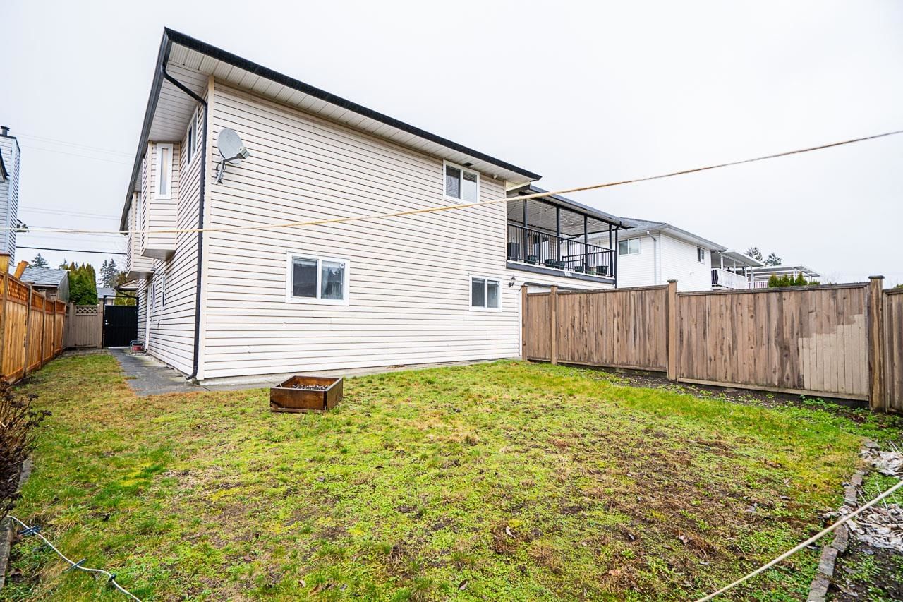 Listing Image 11