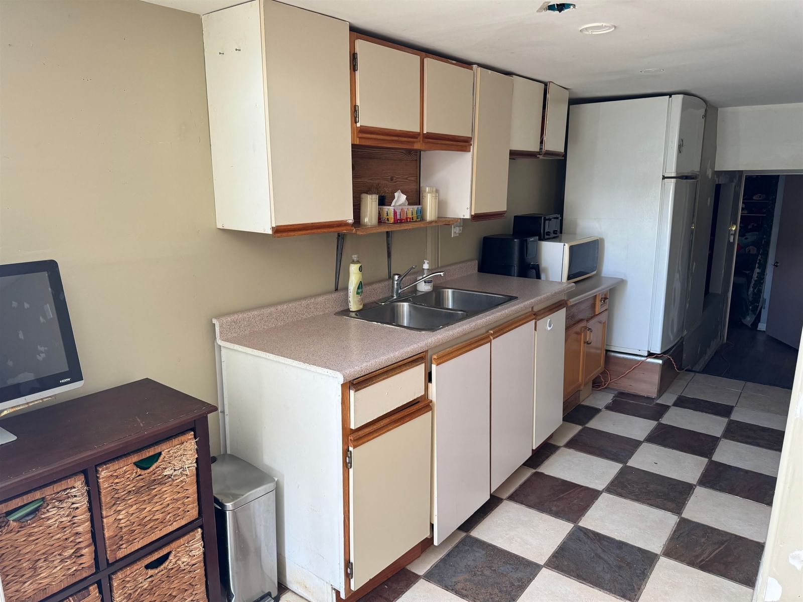 Listing Image 17