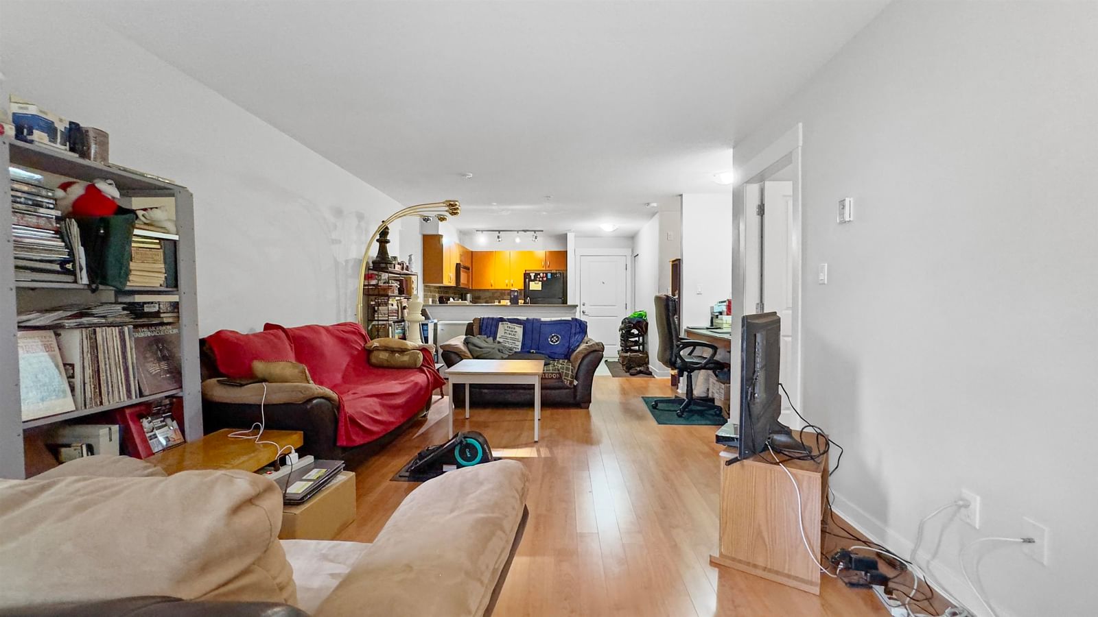 Listing Image 8