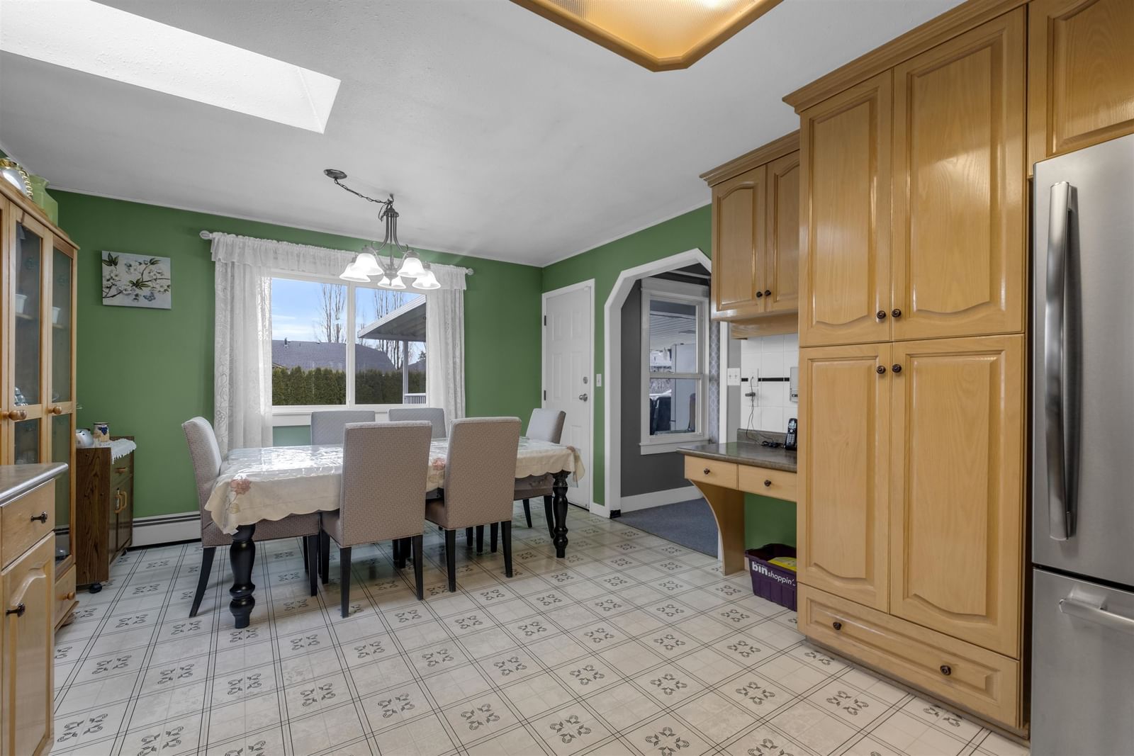 Listing Image 11