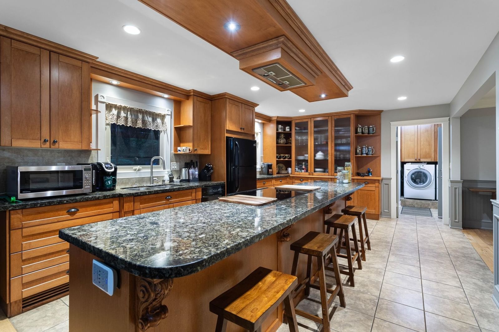 Listing Image 11