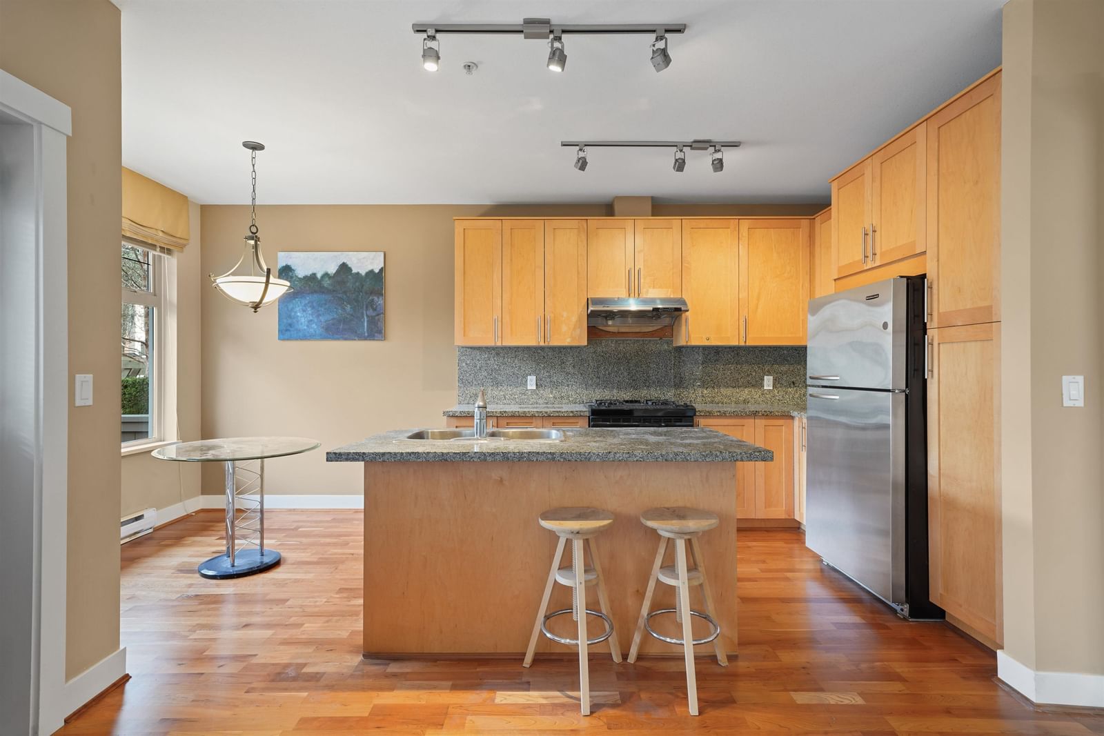 Listing Image 15