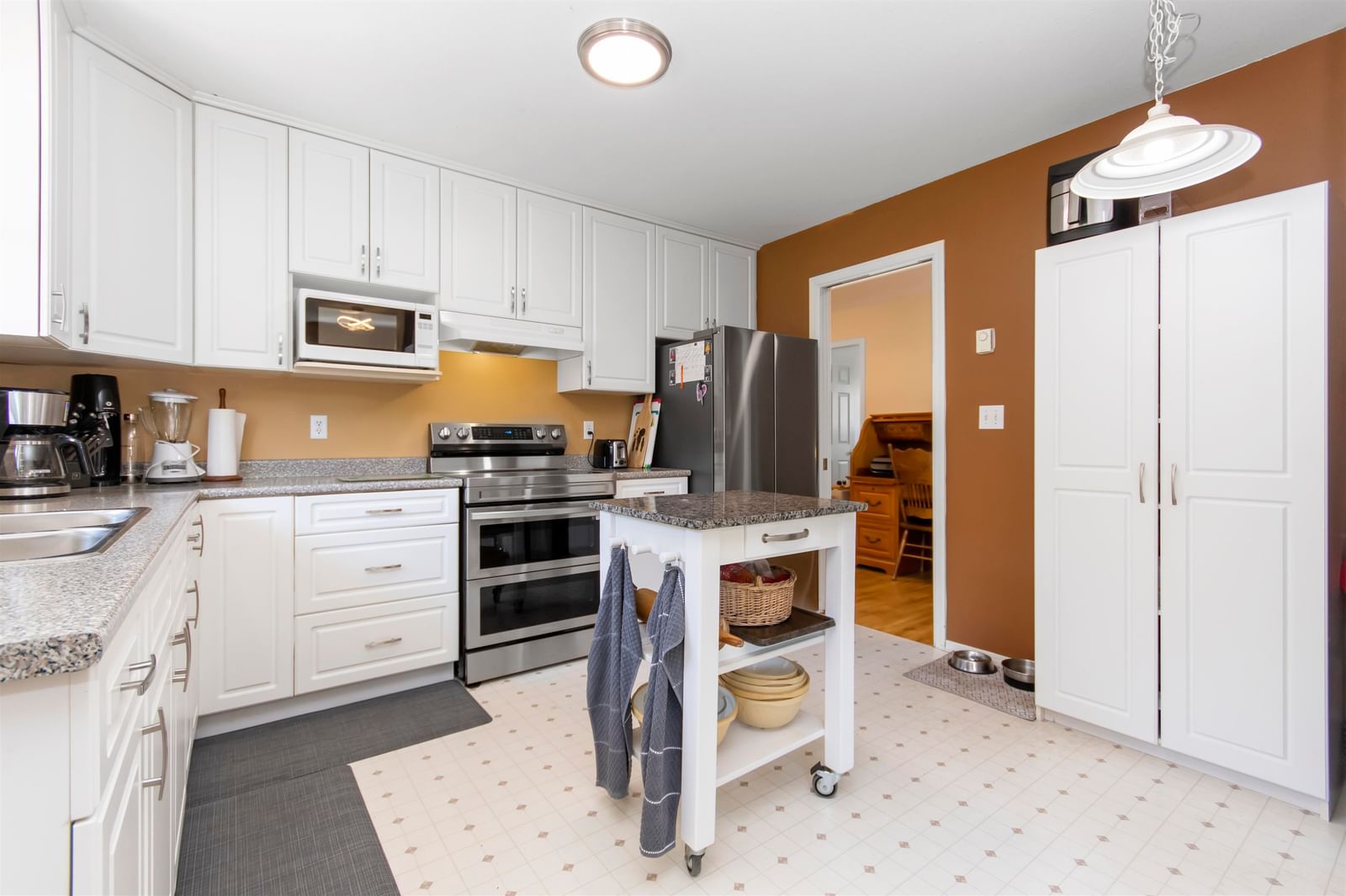 Listing Image 12