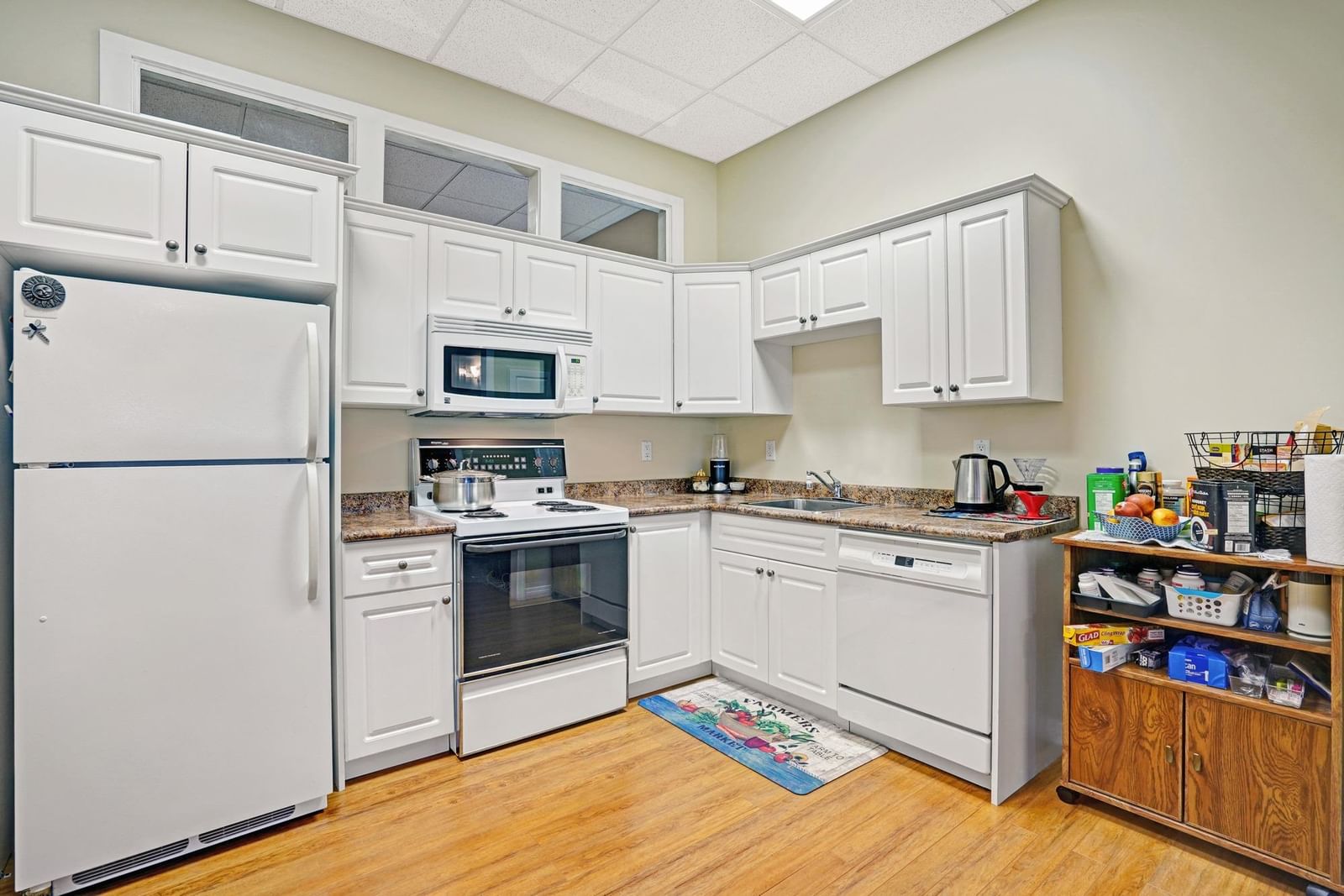 Listing Image 19