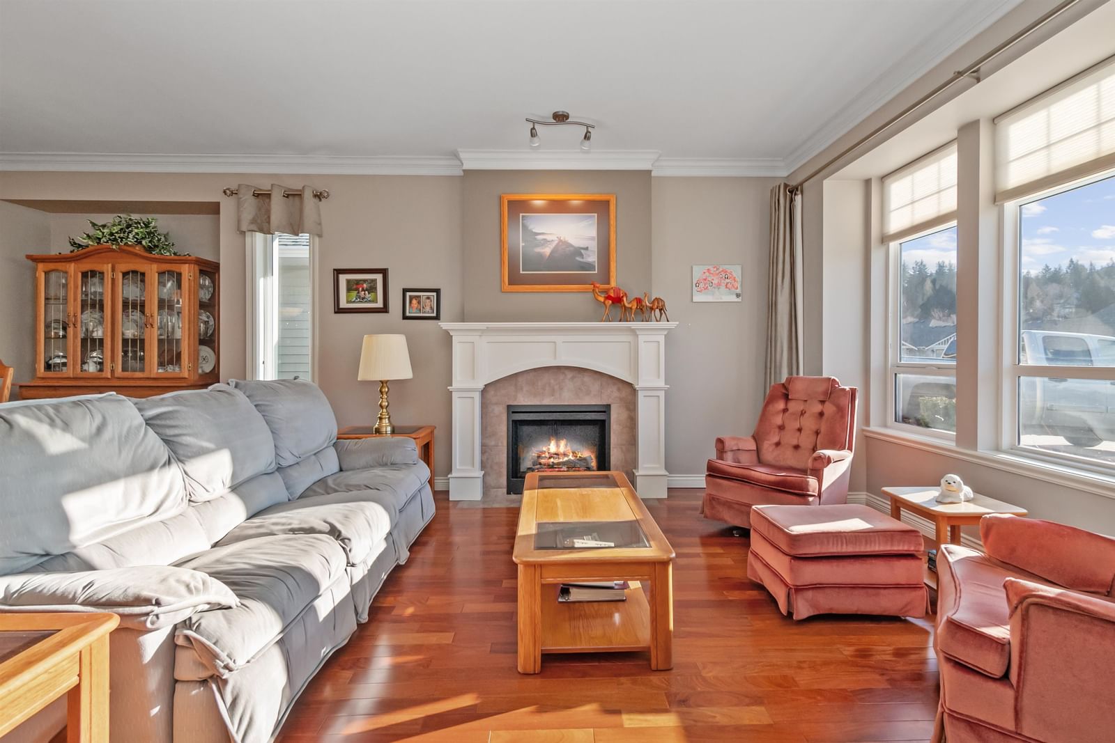 Listing Image 4