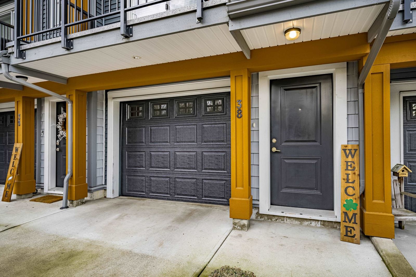 Listing Image 4