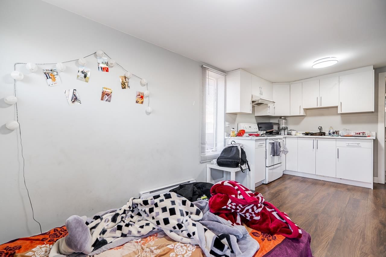 Listing Image 12