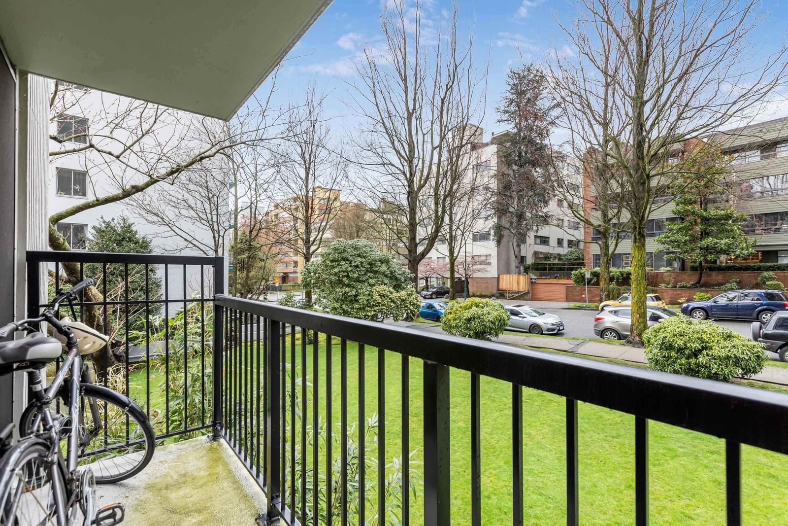 Listing Image 11
