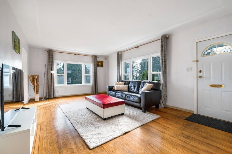 341 Sherbrooke Street, New Westminster, V3L 3M4 | Image 2