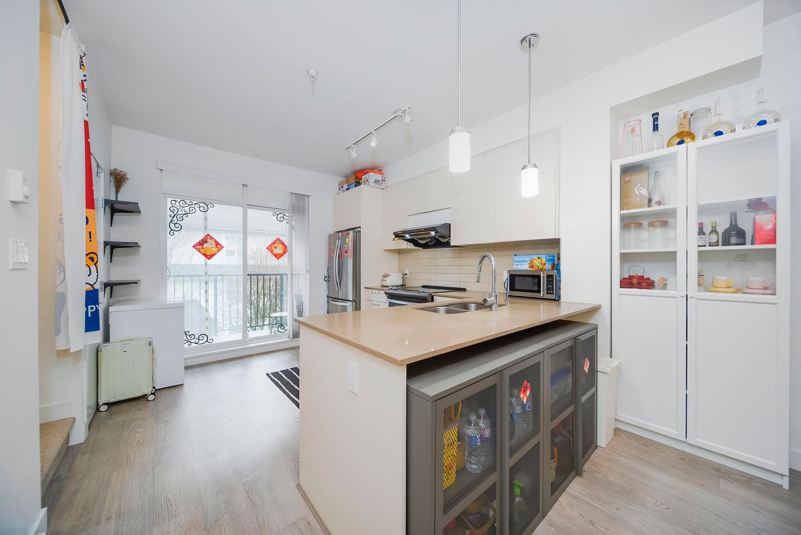 Listing Image 11