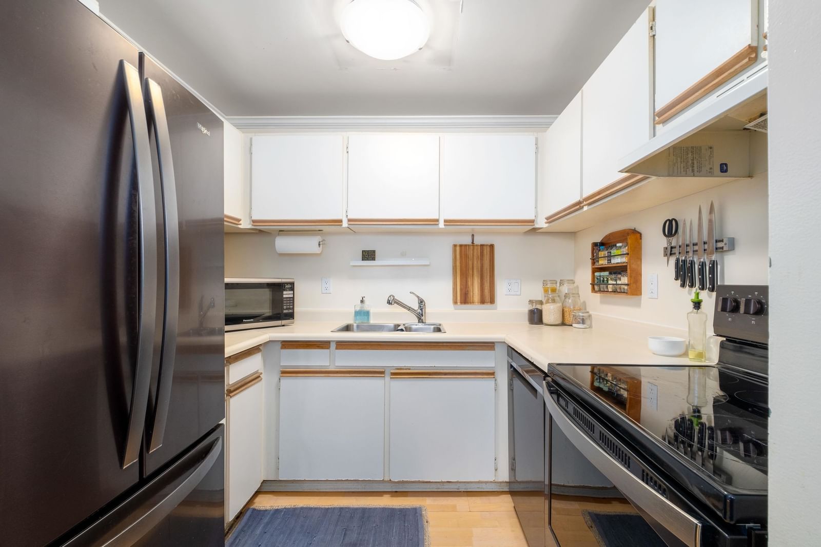 Listing Image 12