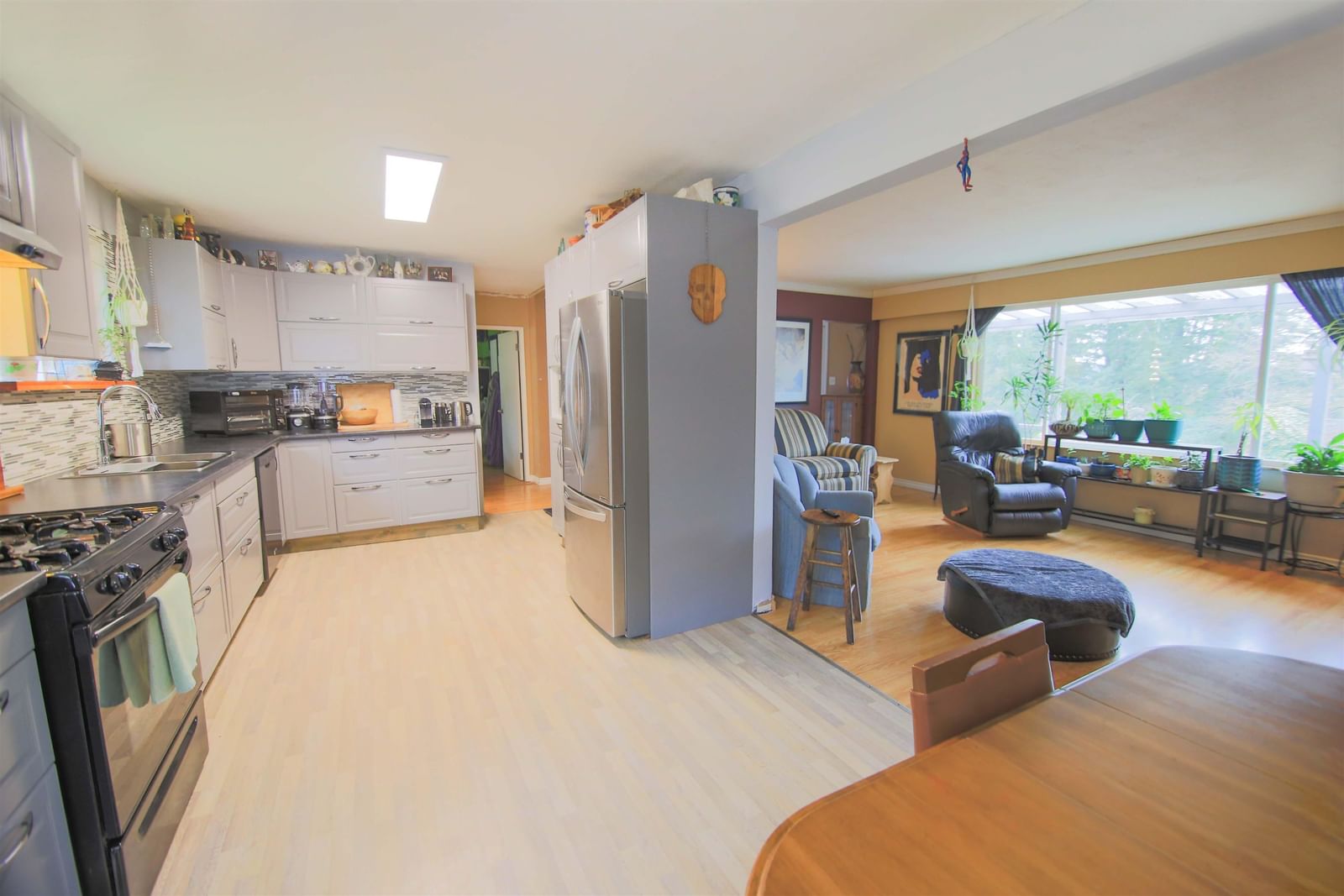 Listing Image 5