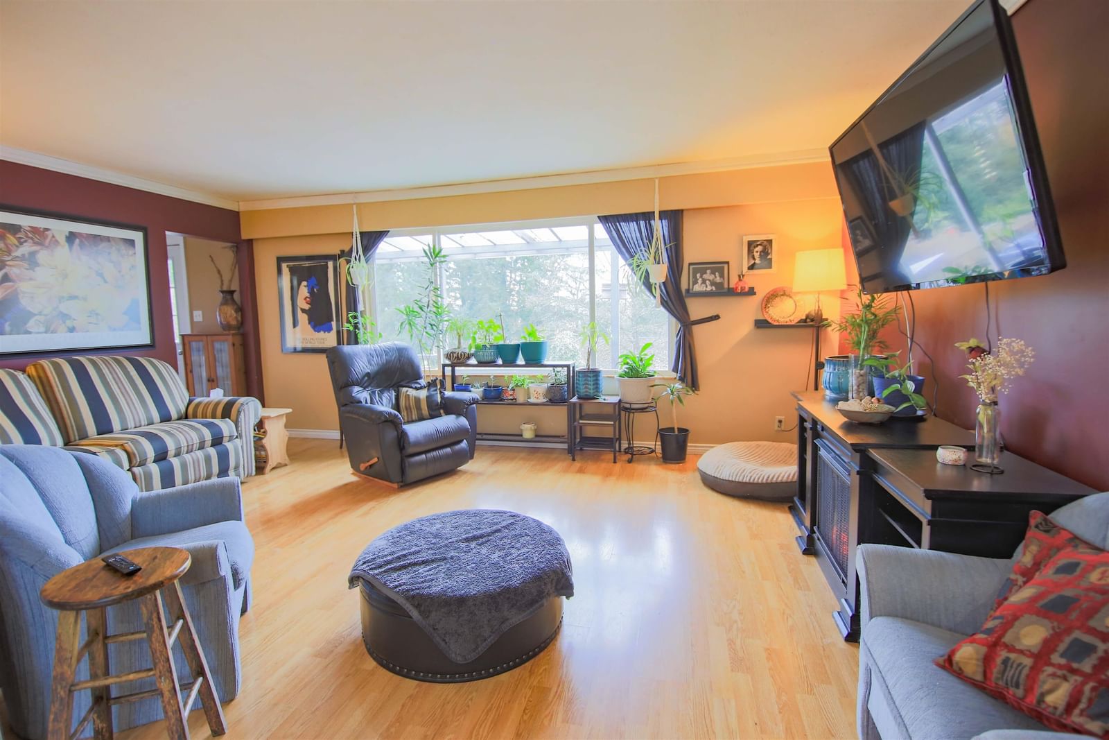 Listing Image 8