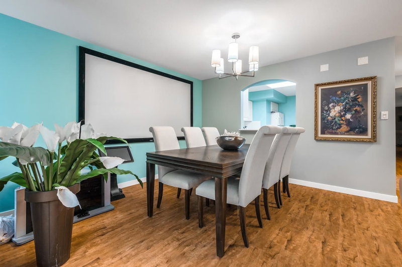 101 - 15111 Russell Avenue, White Rock, V4B 2P4 | Image 2