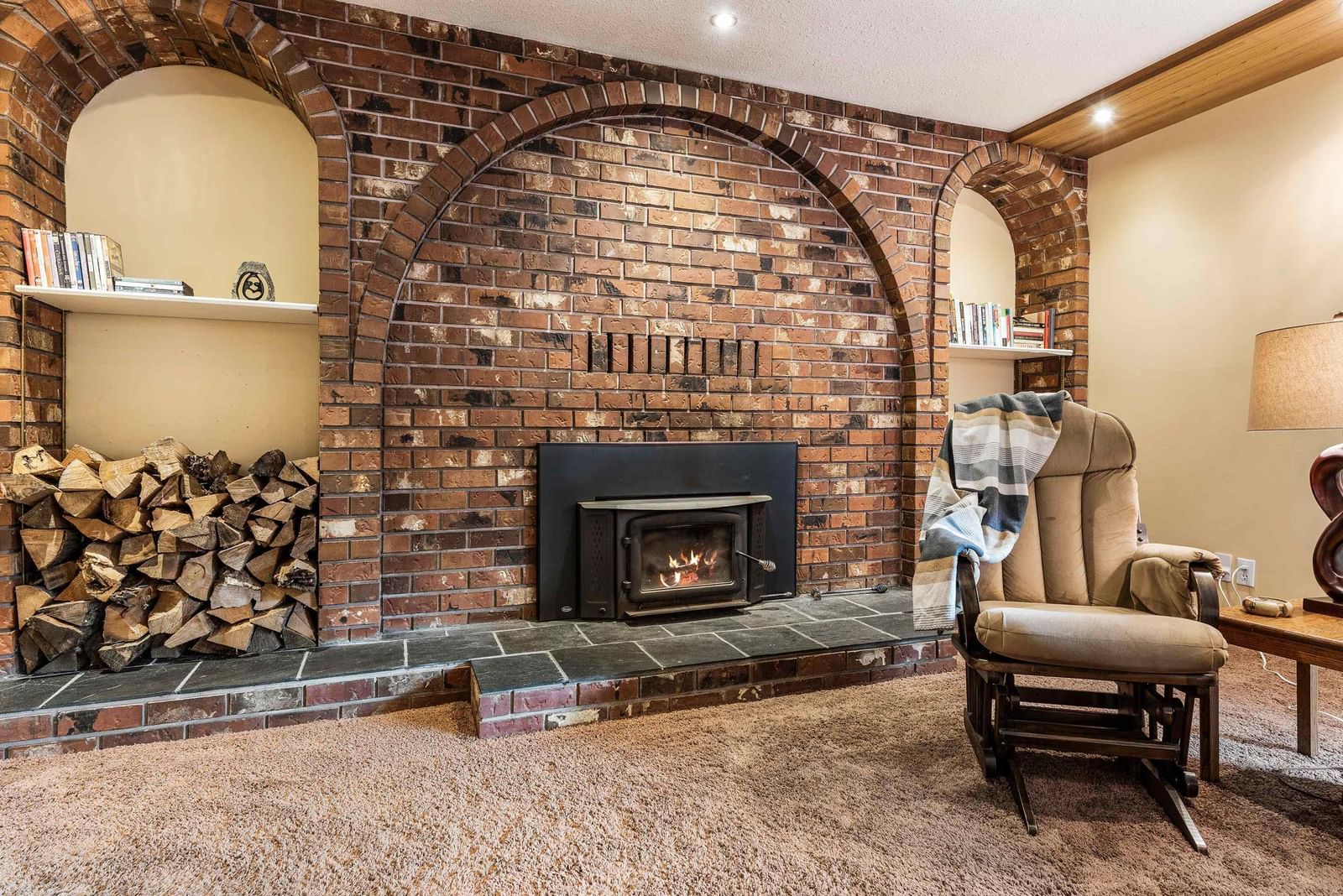 Listing Image 12