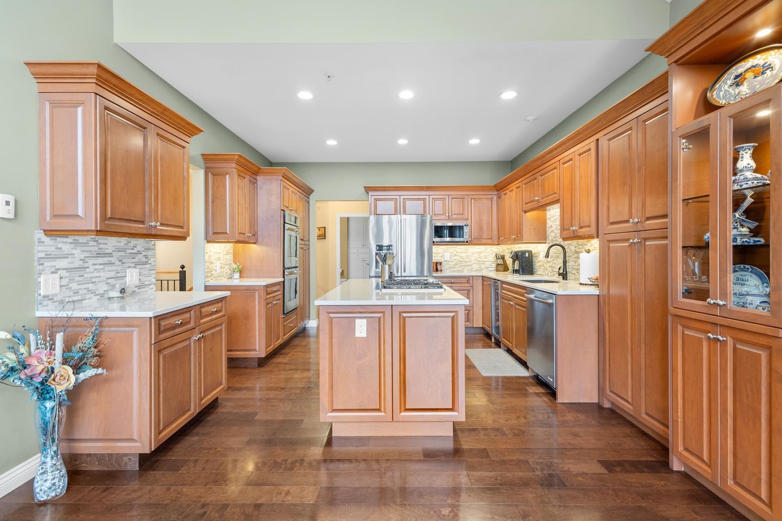 Listing Image 11
