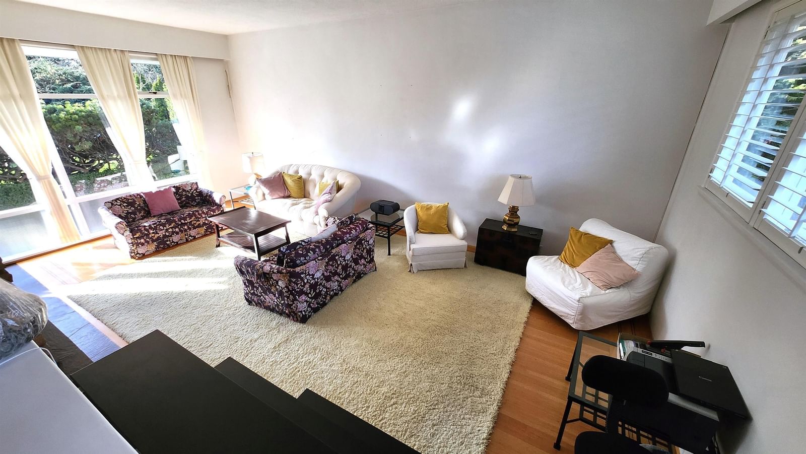 Listing Image 5