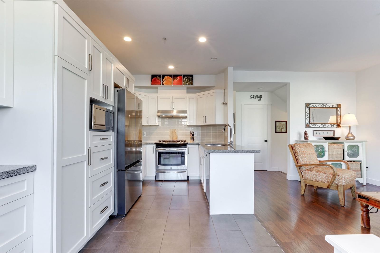Listing Image 9