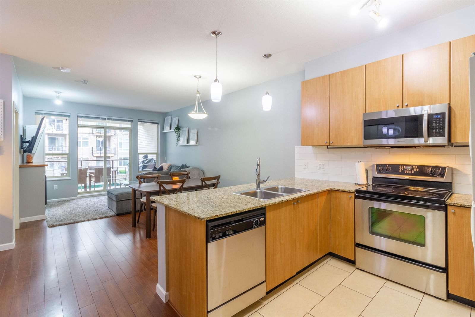 Listing Image 10