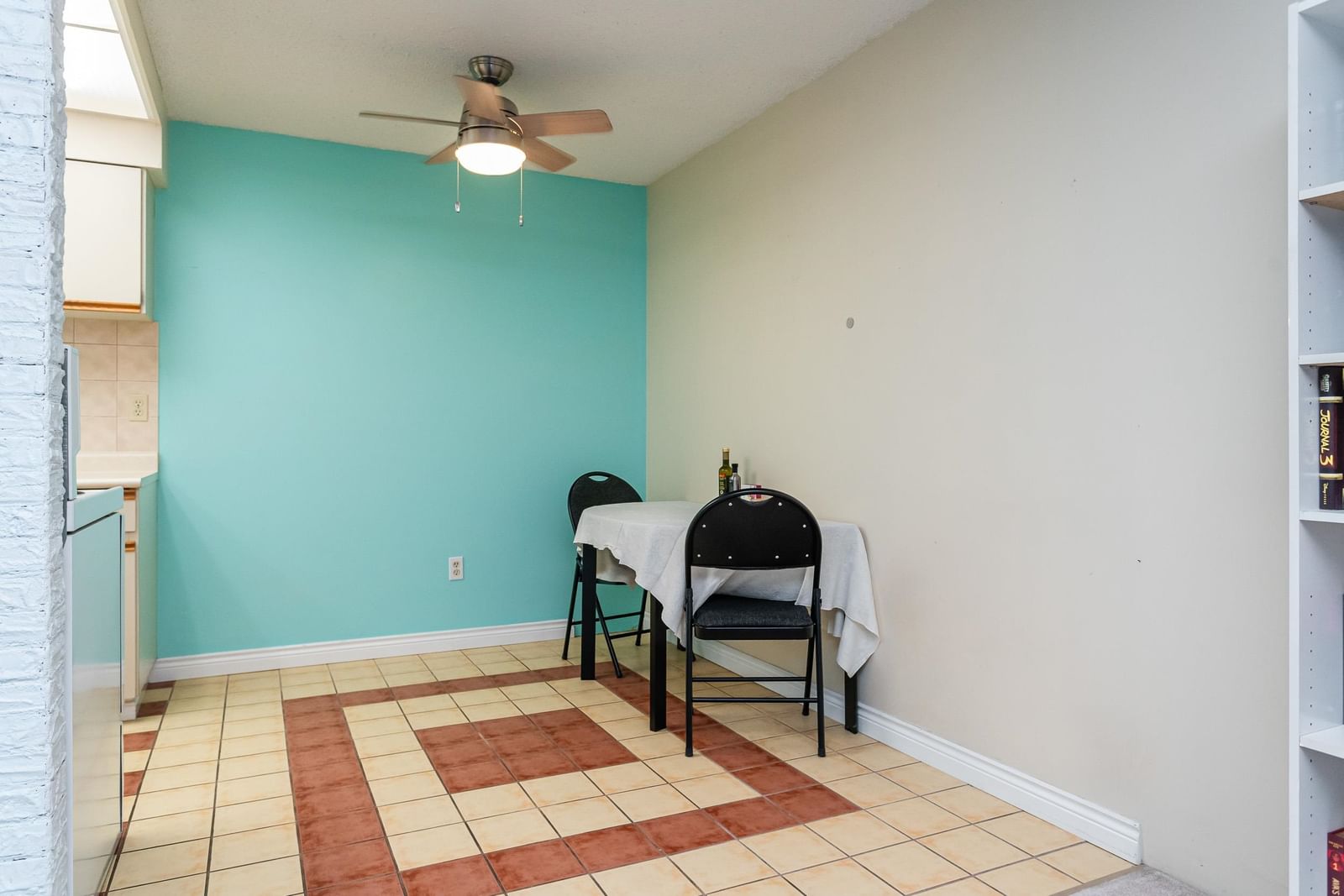 Listing Image 12