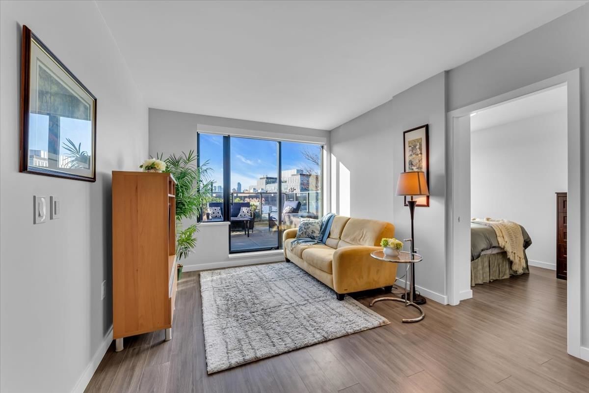 Listing Image 10