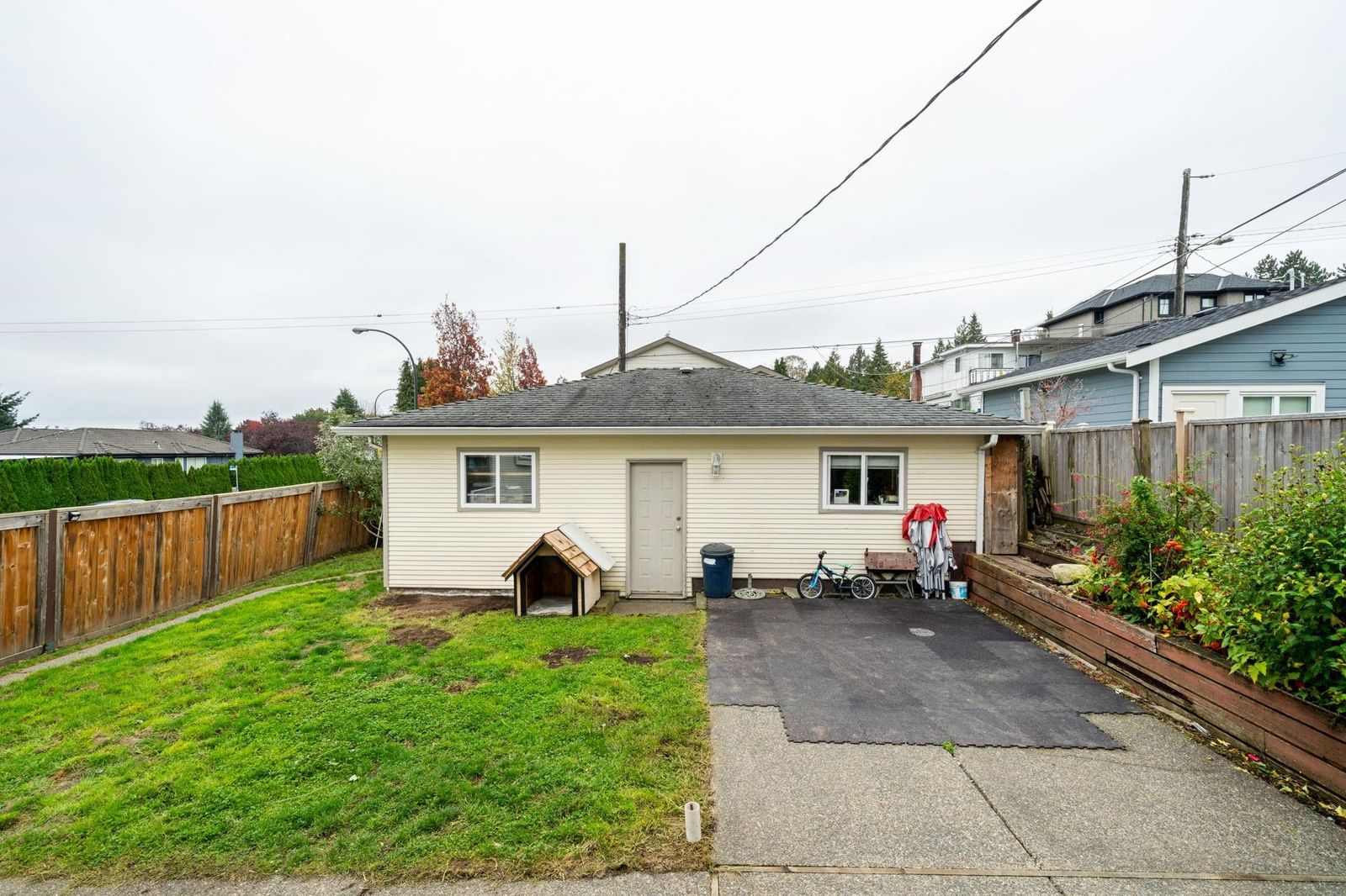 Listing Image 11