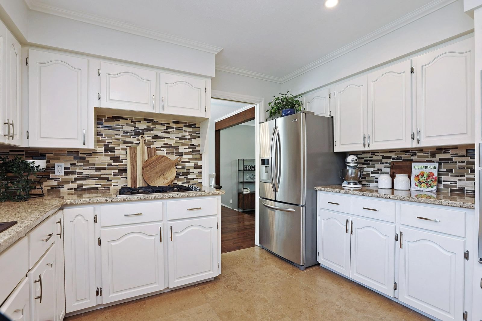 Listing Image 11