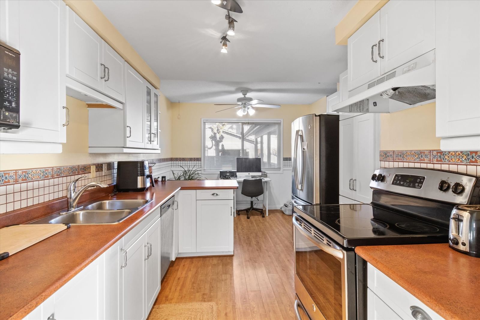 Listing Image 15