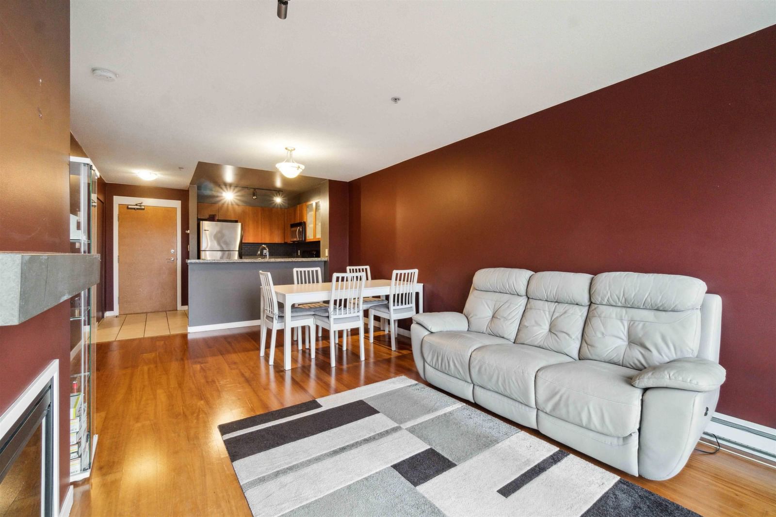 Listing Image 13