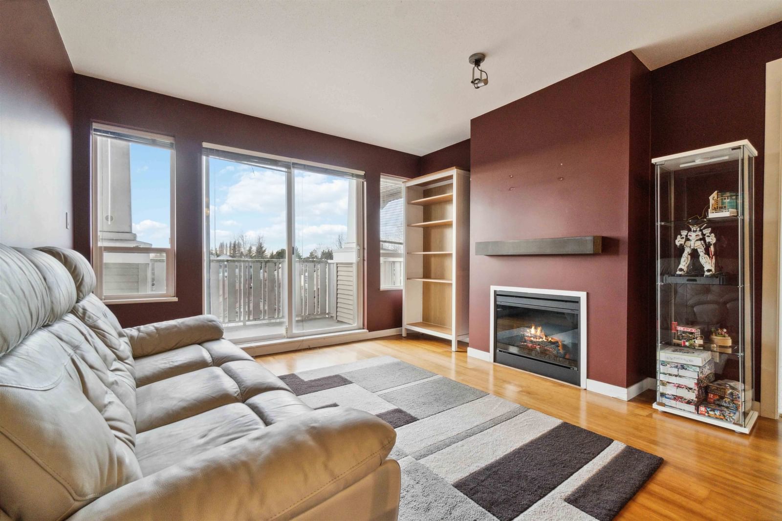 Listing Image 9