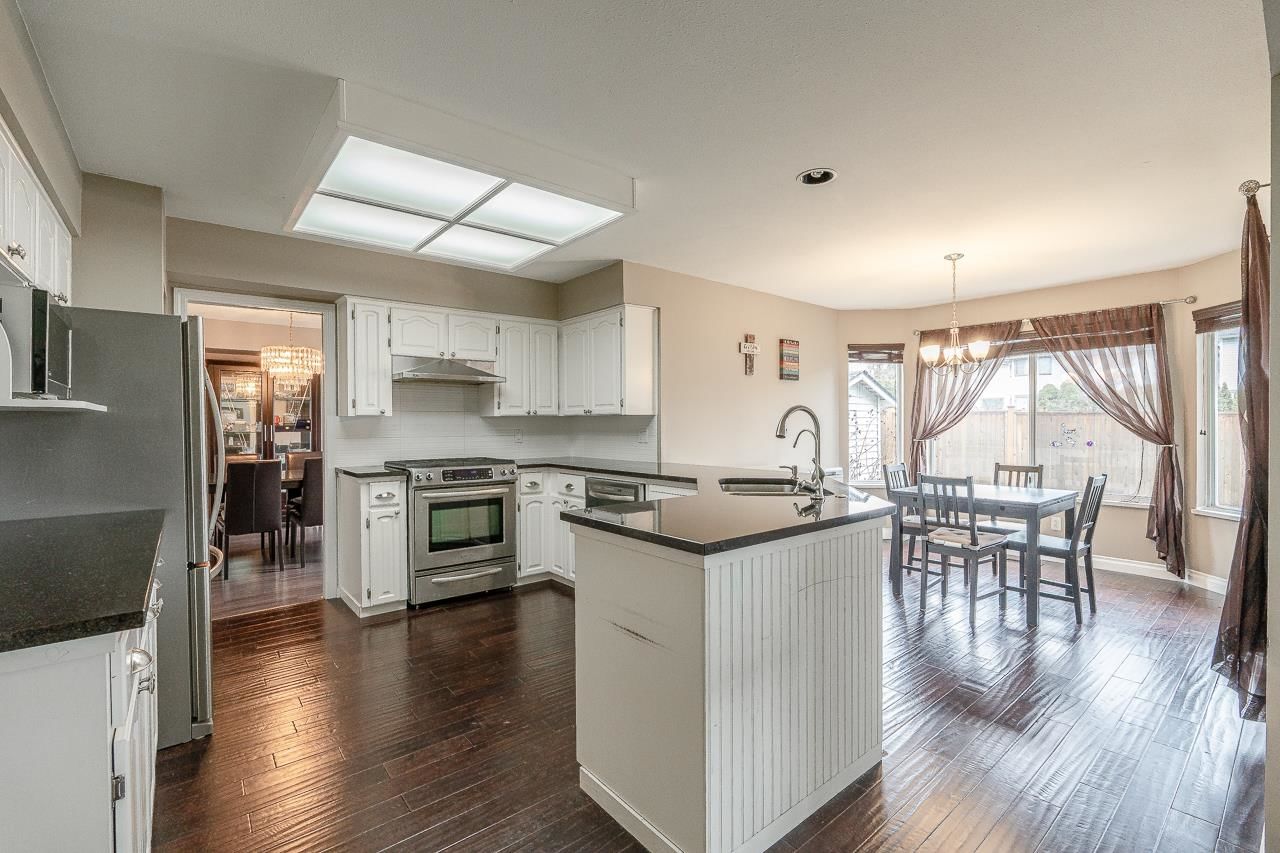 Listing Image 11