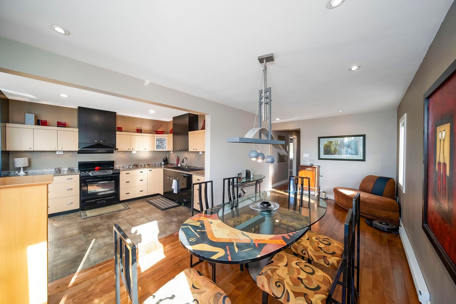 Listing Image 8