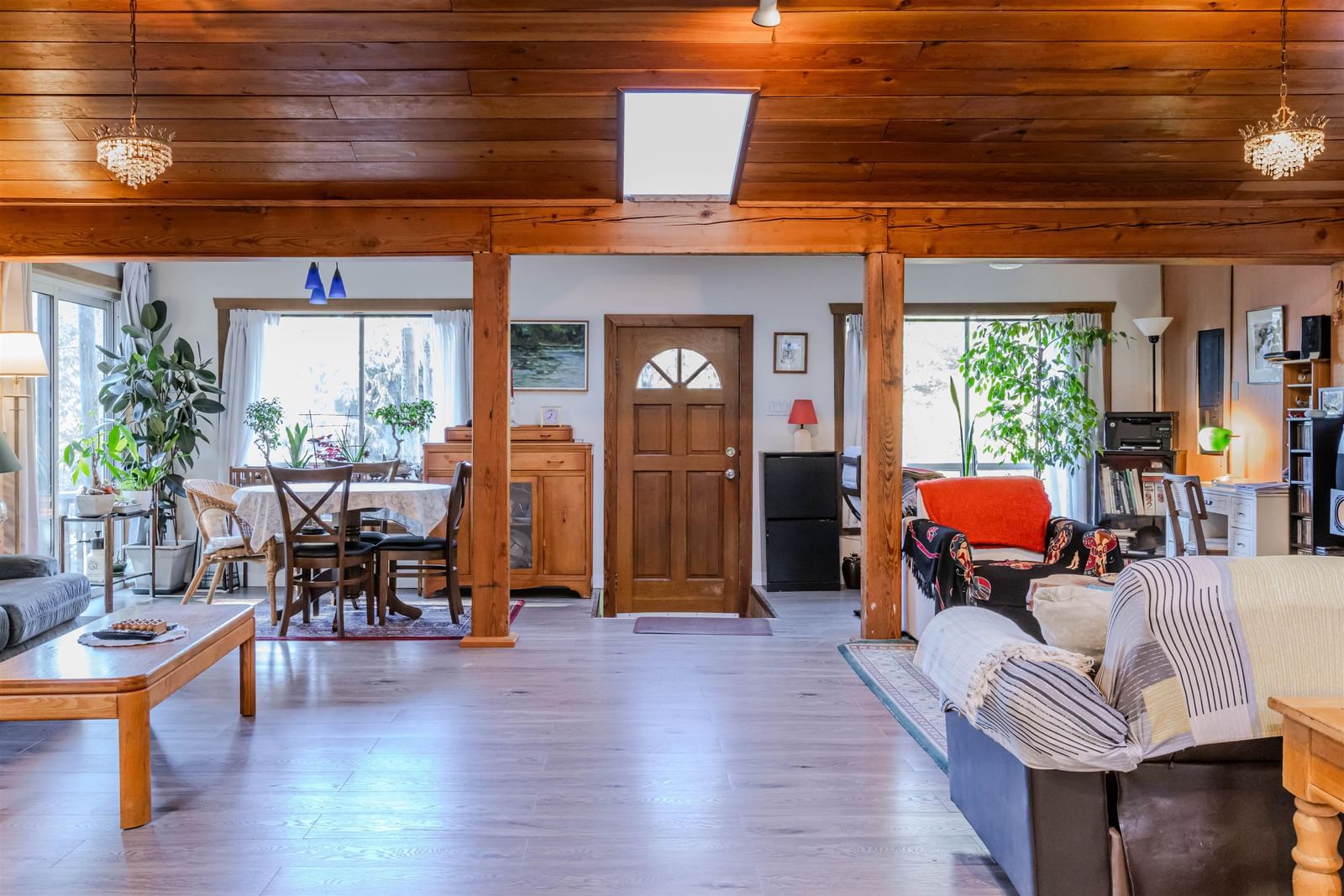 Listing Image 8