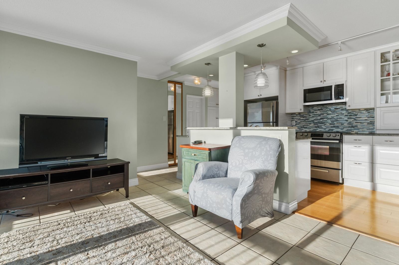 Listing Image 10