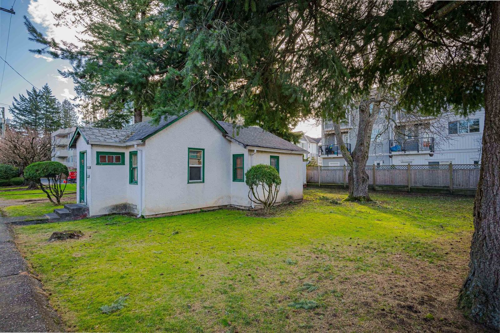 Listing Image 19