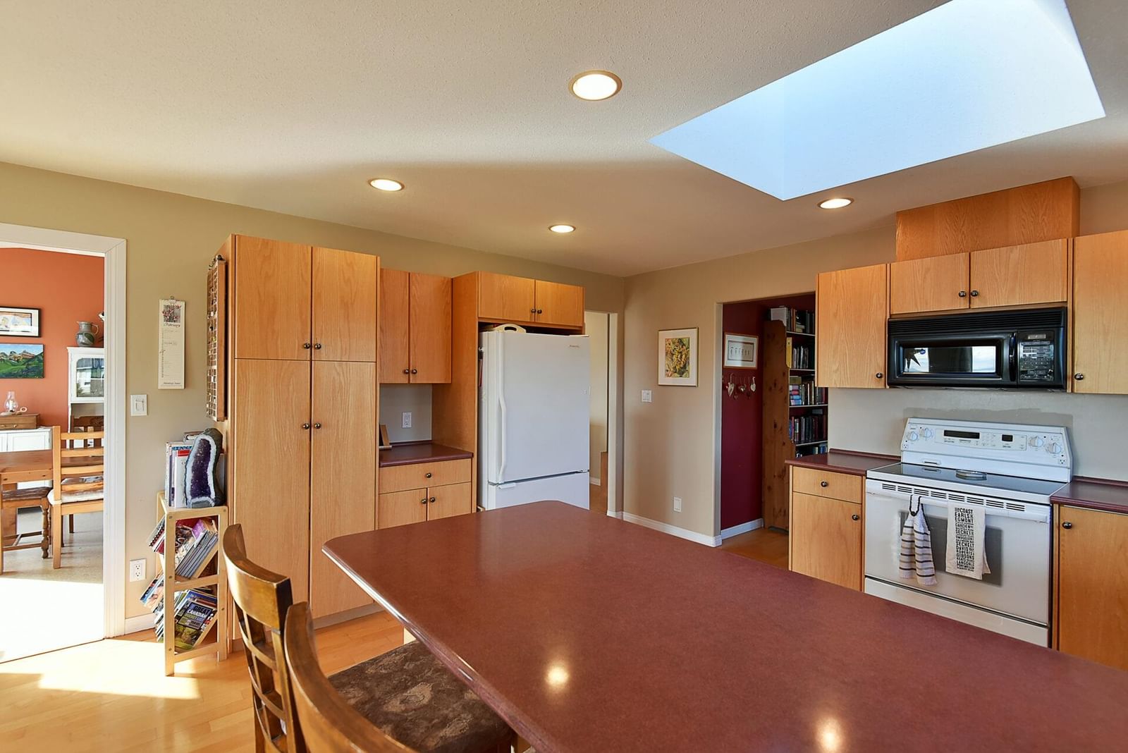 Listing Image 5
