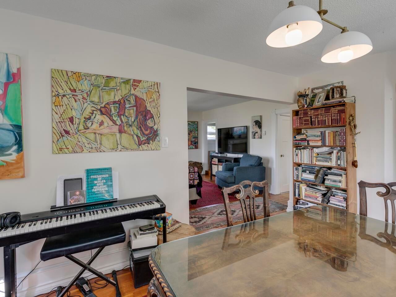 Listing Image 14