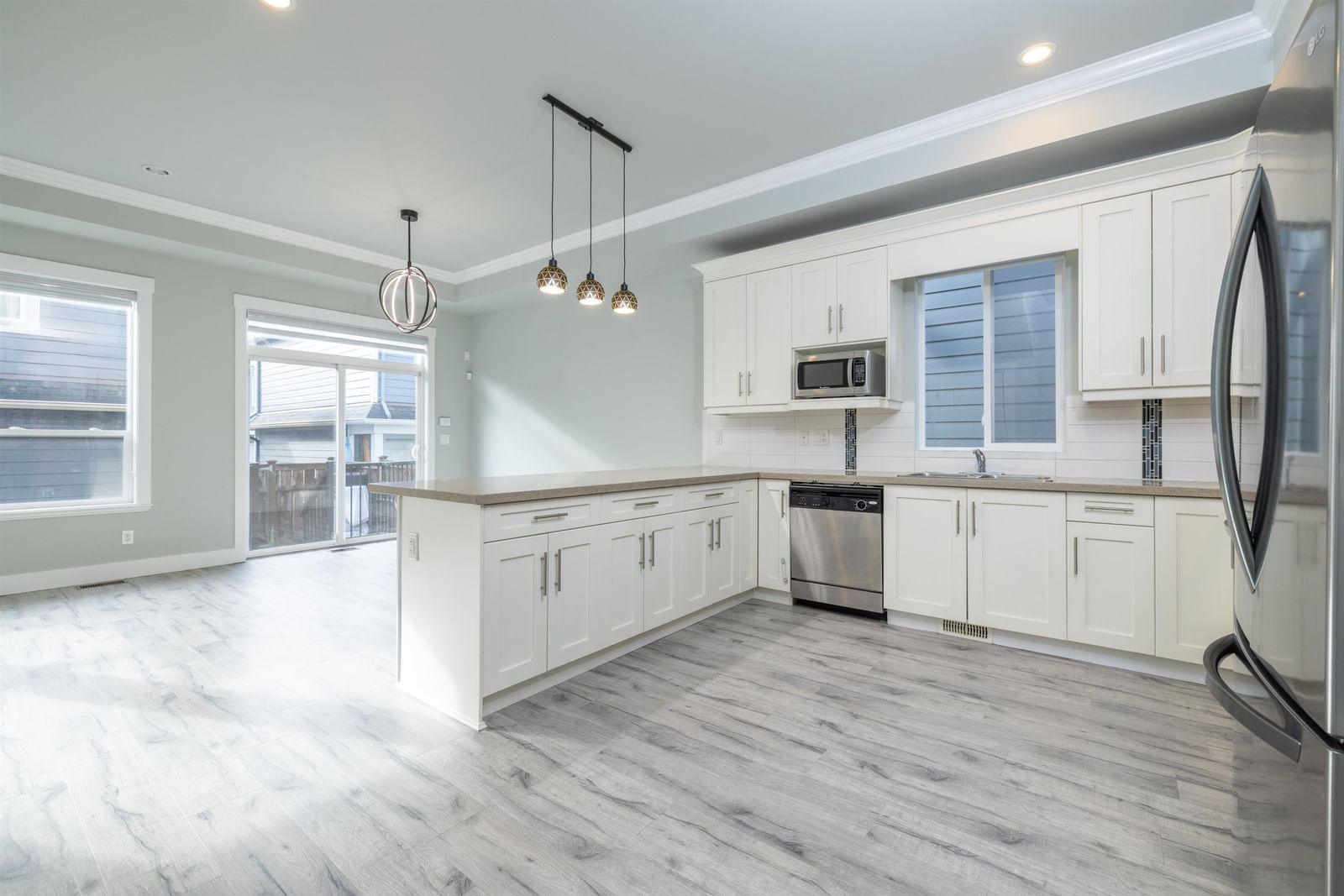 Listing Image 9