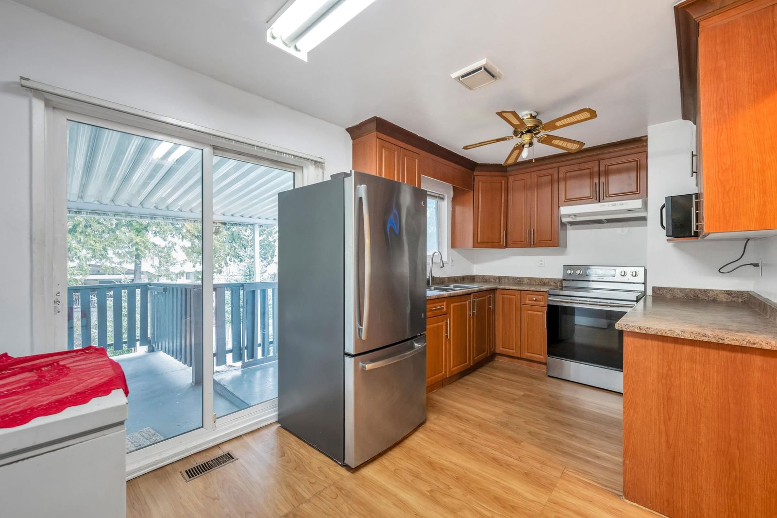 Listing Image 10