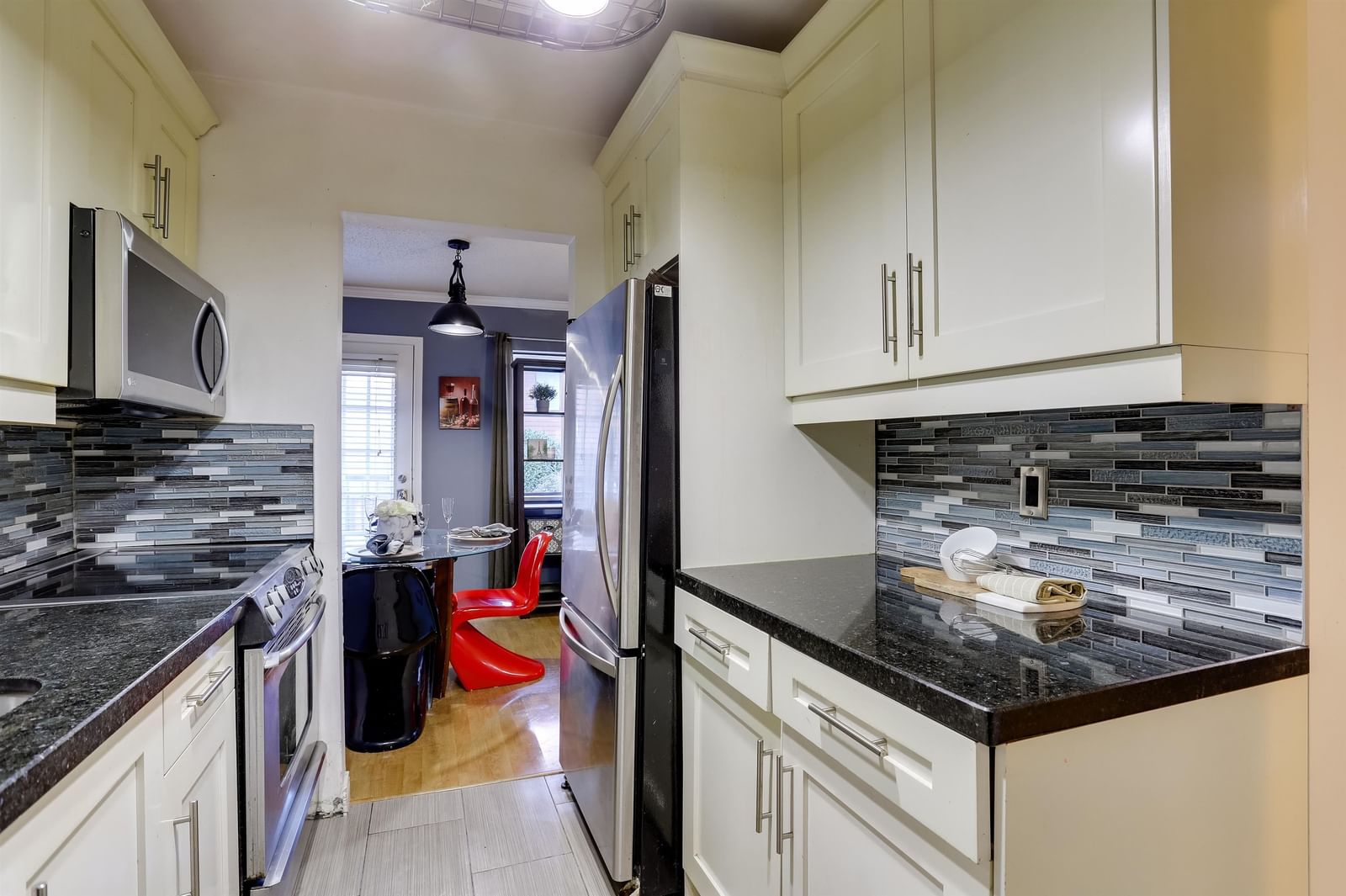 Listing Image 12
