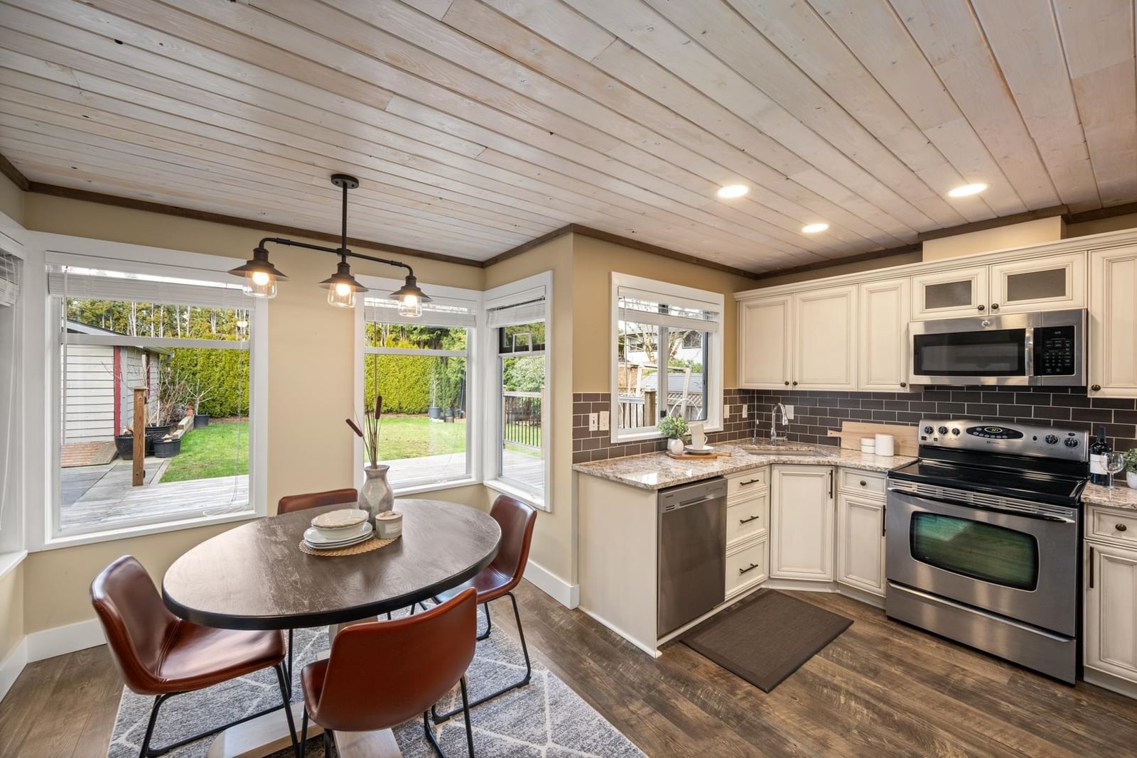 Listing Image 11
