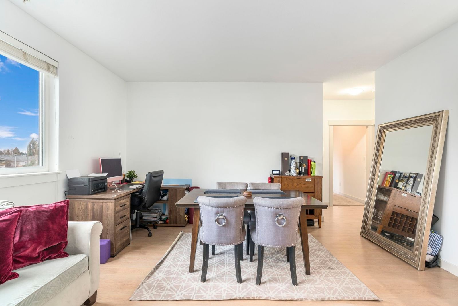 Listing Image 8