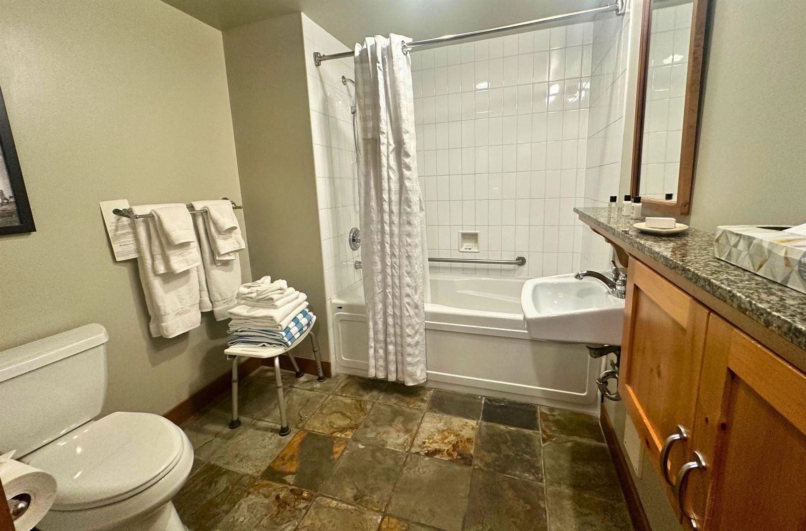 Listing Image 12