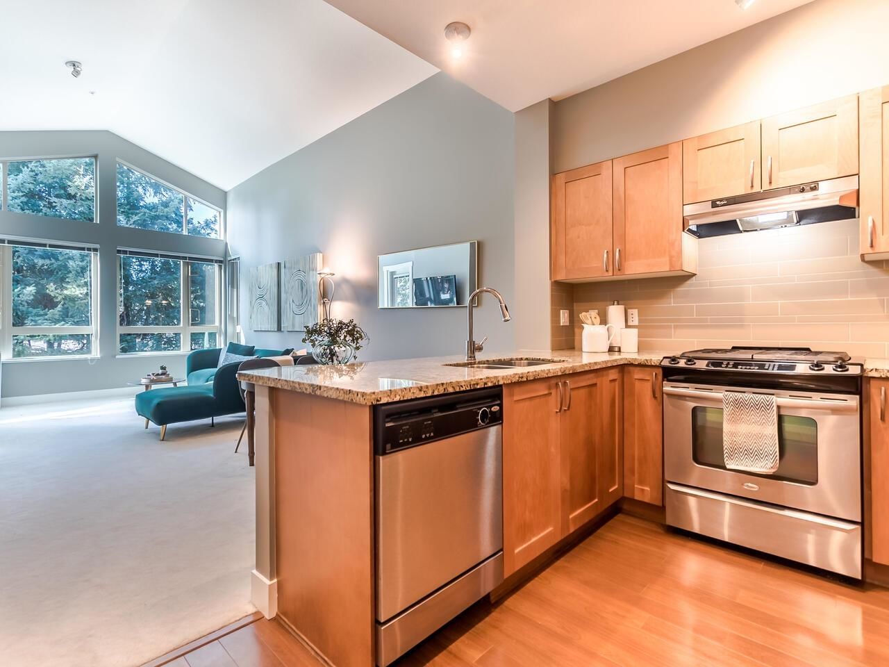 Listing Image 9