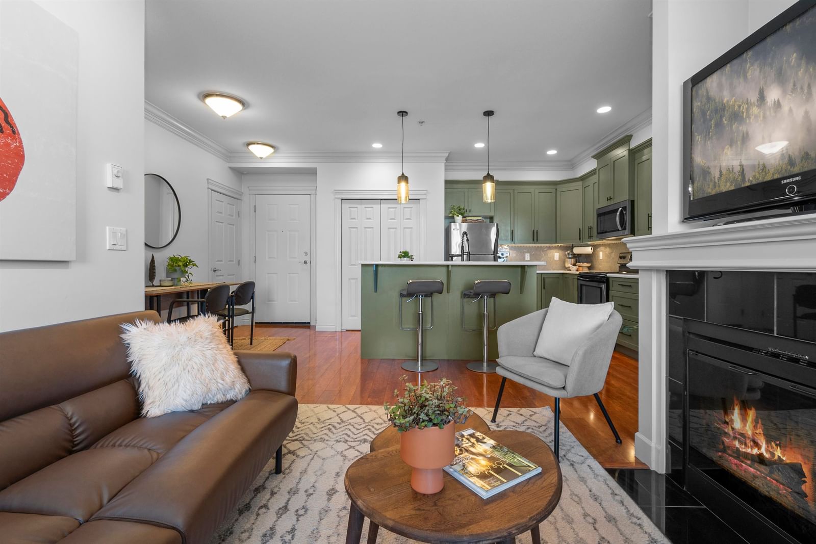 Listing Image 10